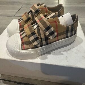 Burberry Kids Sneakers Size 29